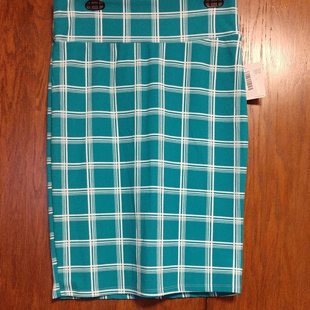NWT Lularoe Cassie skirt